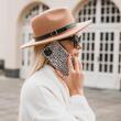 Husa iPhone 14 Pro Max Burga Dual Layer Almond Latte